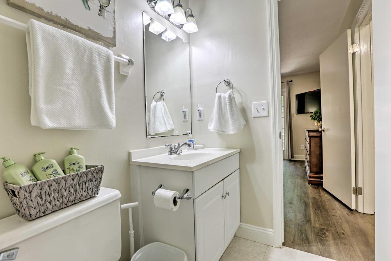 Charming Townhouse About 3 Mi To Fsu! Holiday home