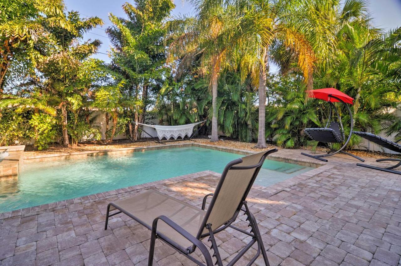 Holmes Family Private Pool And 3 Decks! *
