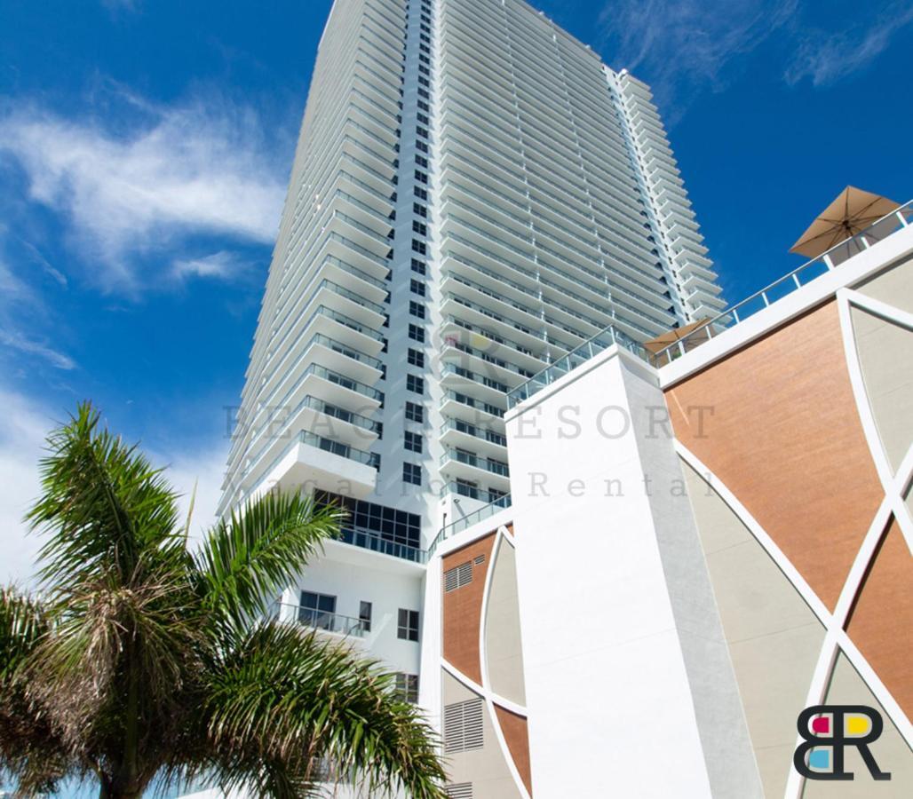 Hyde House Resort Hollywood