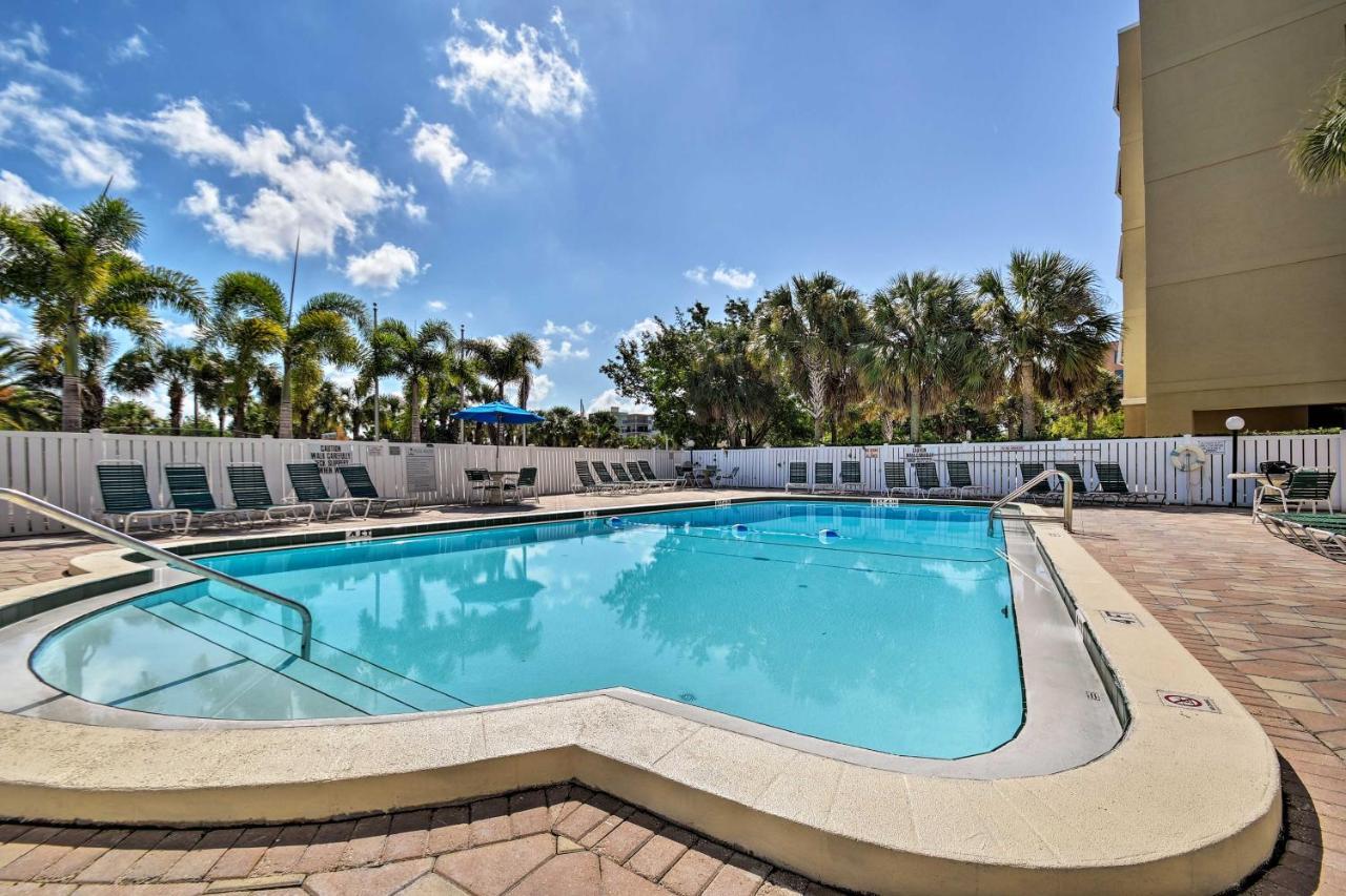 Indian Shores With 2 Balconies And Pool Access! Apartment