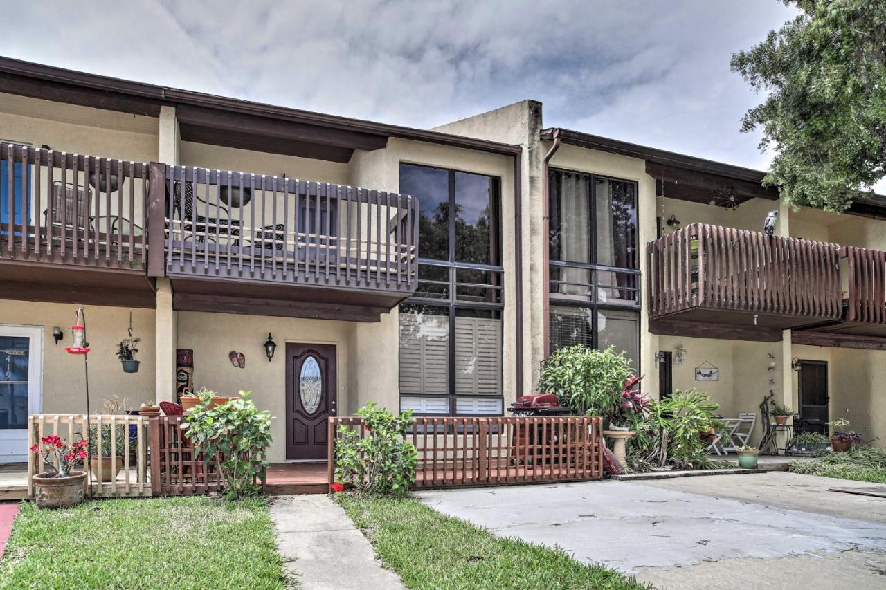 Holiday home Updated Townhome, Walk To The