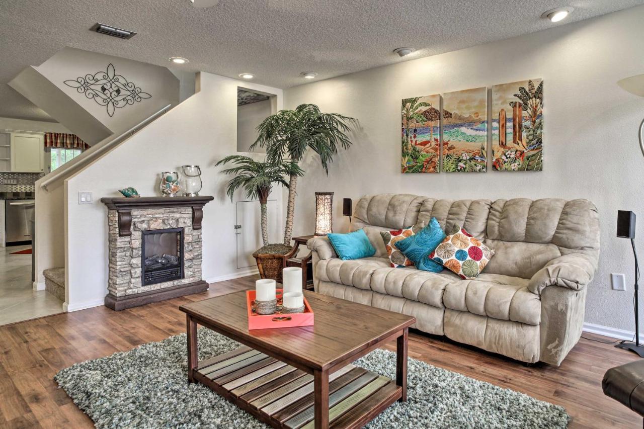 Holiday home Updated Townhome, Walk To The Cape Canaveral