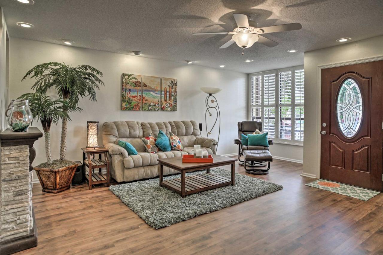 Updated Townhome, Walk To The Cape Canaveral