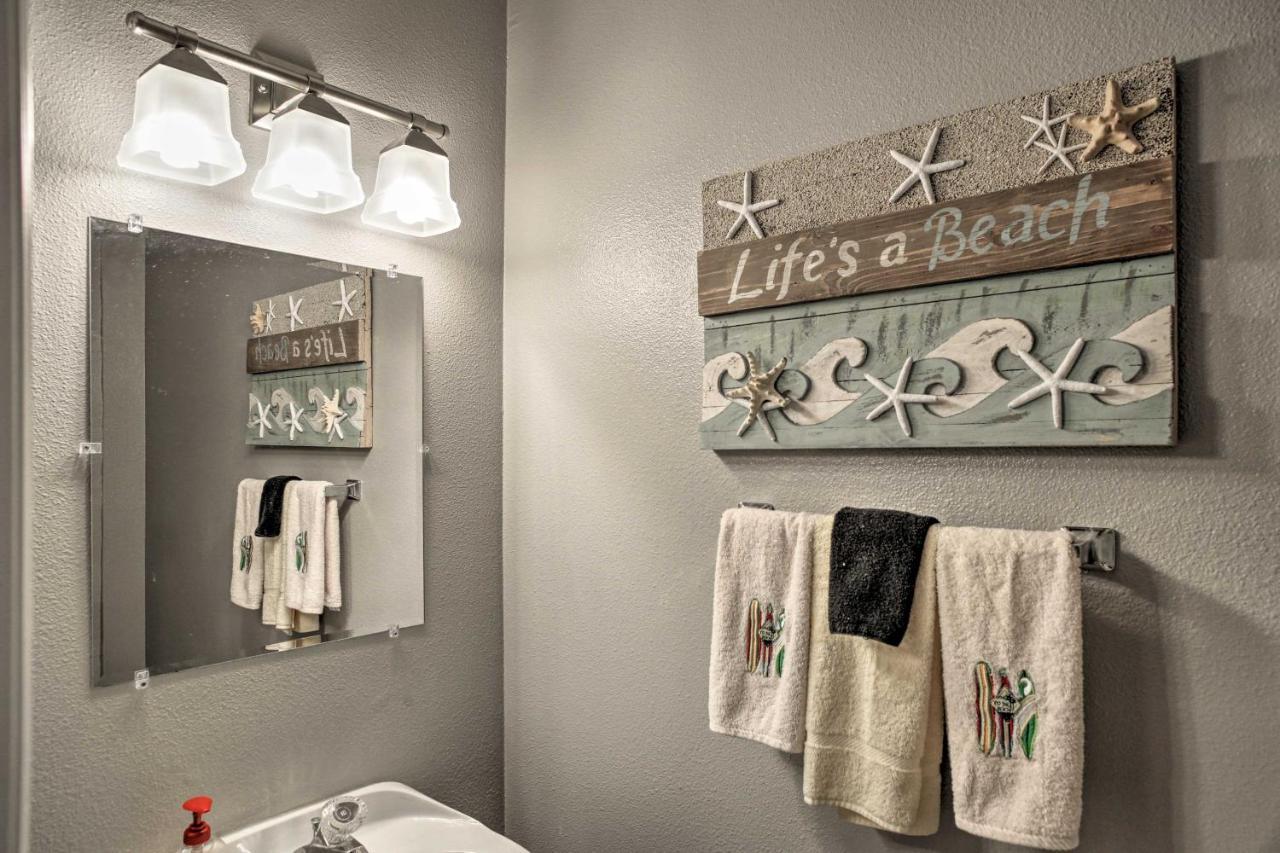 Updated Townhome, Walk To The Cape Canaveral