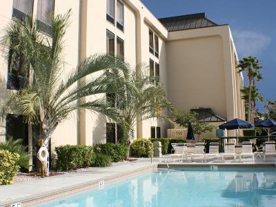 Hampton Naples-central 3*
