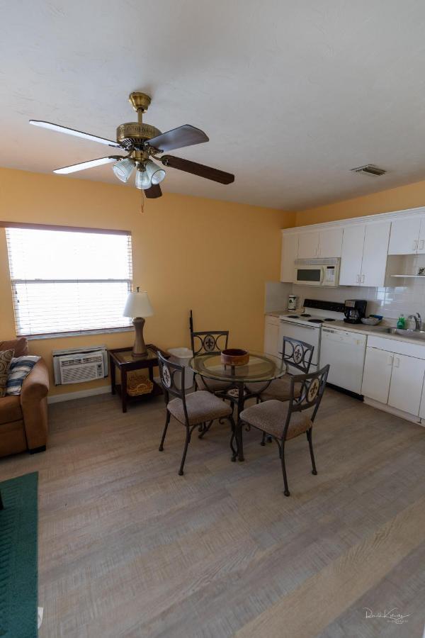 By Beachside Management 3* Siesta Key