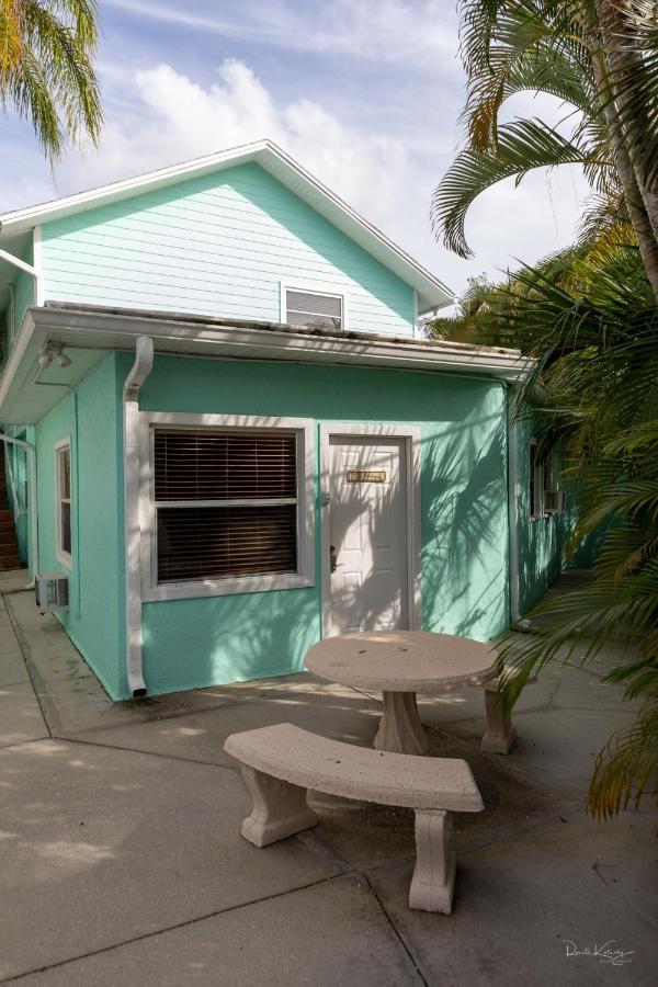 By Beachside Management 3* Siesta Key