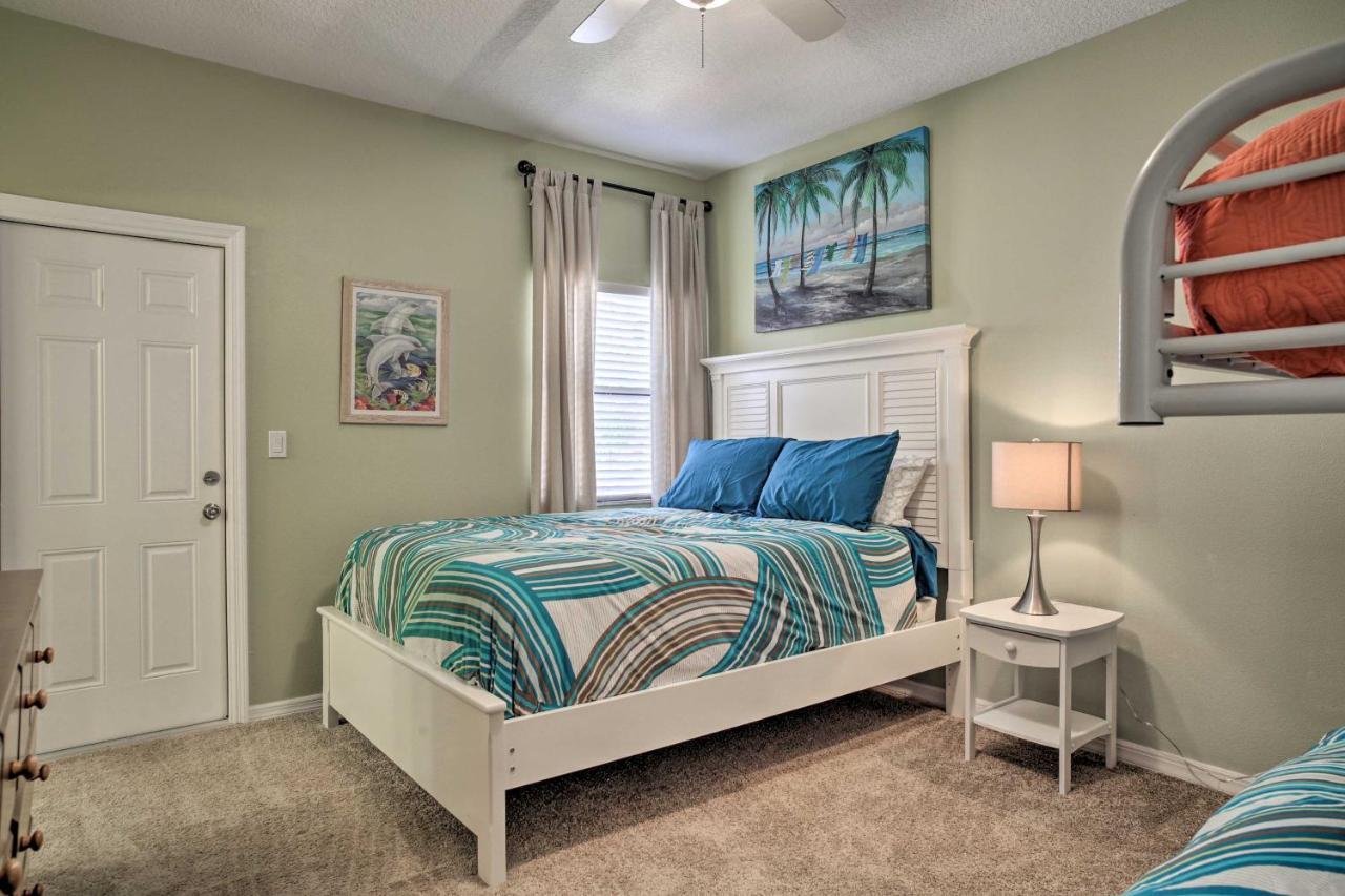 Updated Townhome, Walk To The *