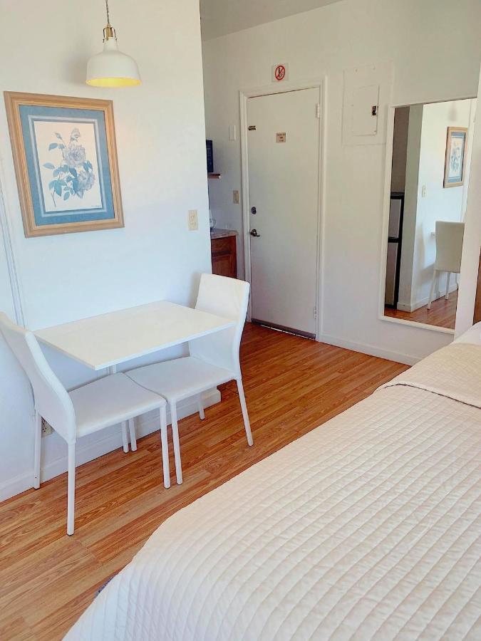 Ebb Tide Hotel 3*