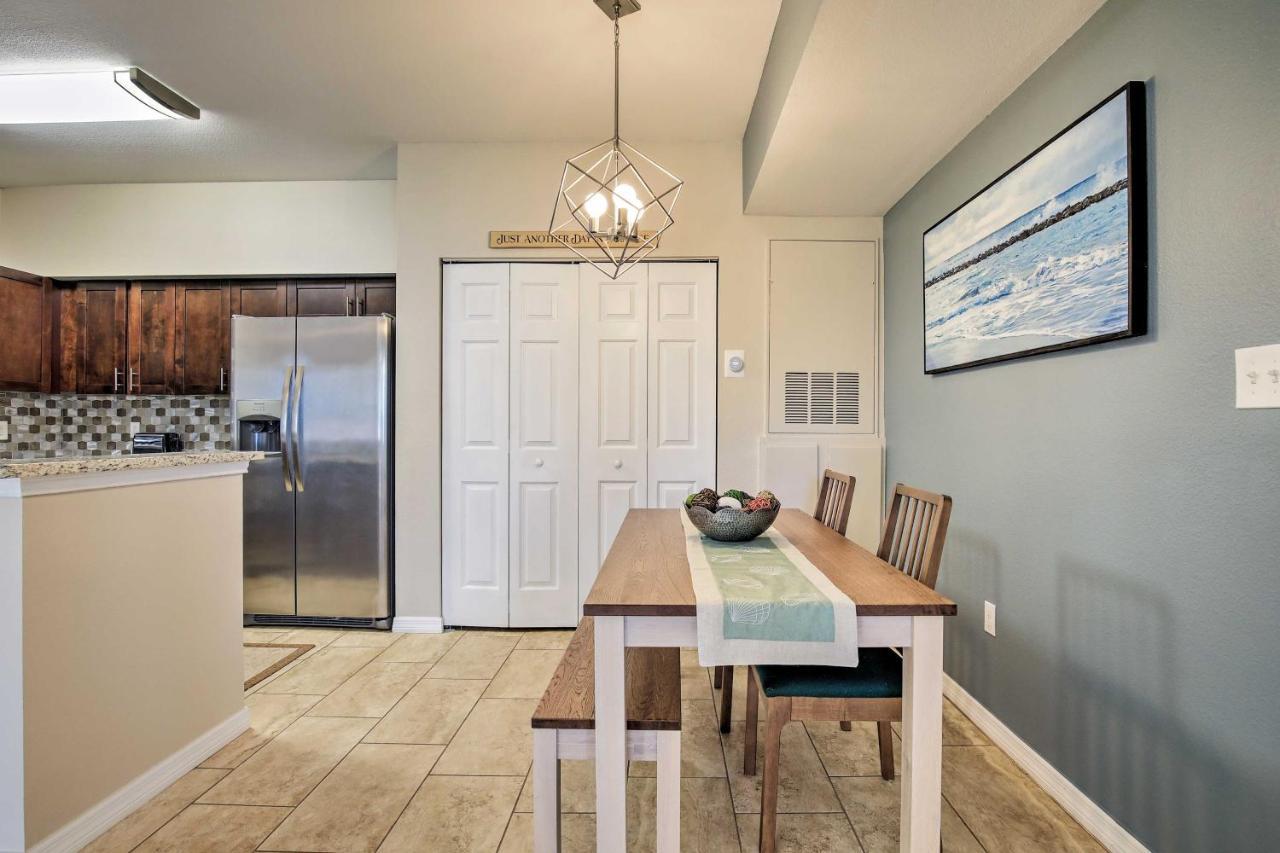 Modern With Pool 4 Mi To Beach! Apartment *
