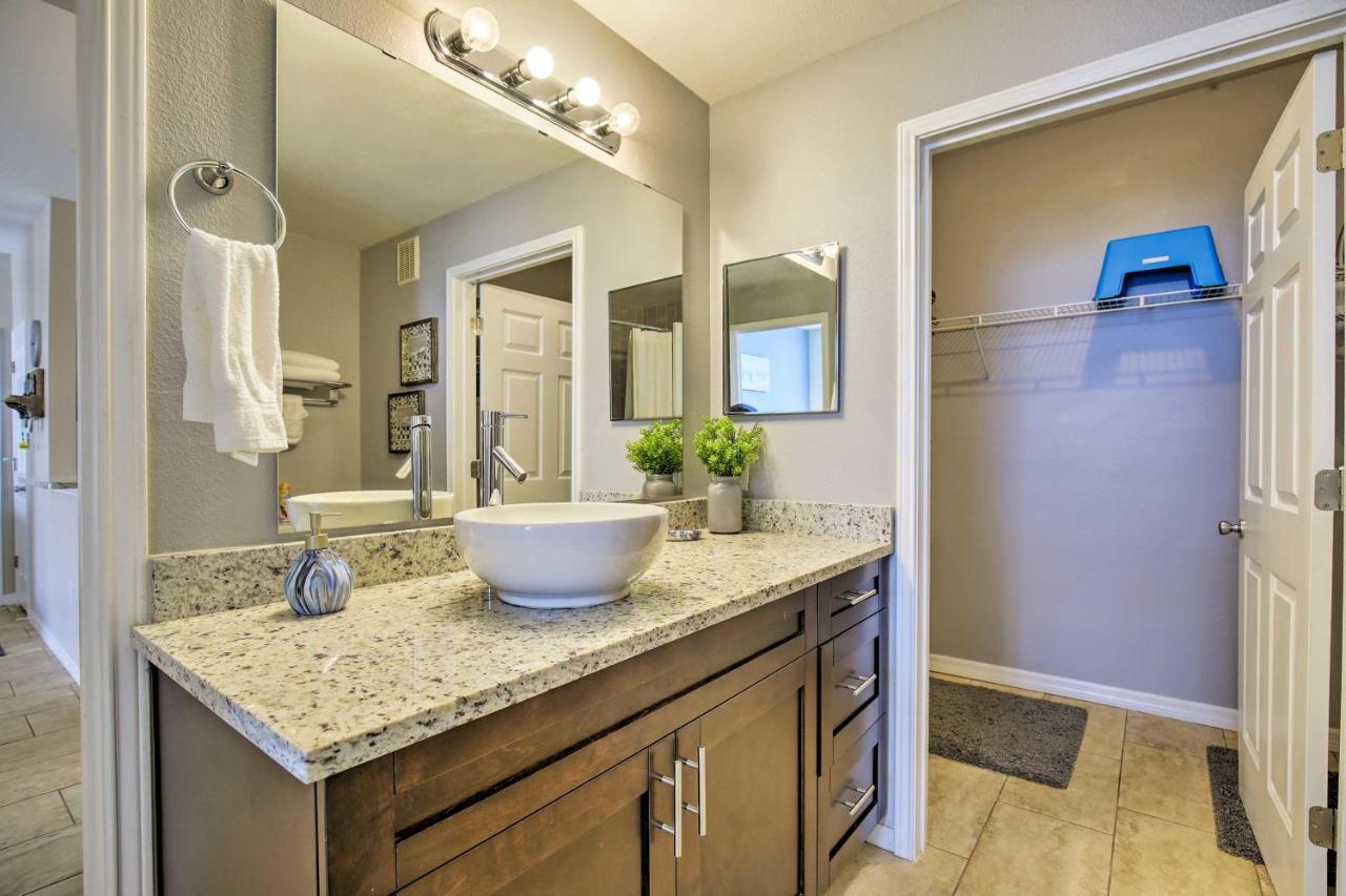 Modern With Pool 4 Mi To Beach!