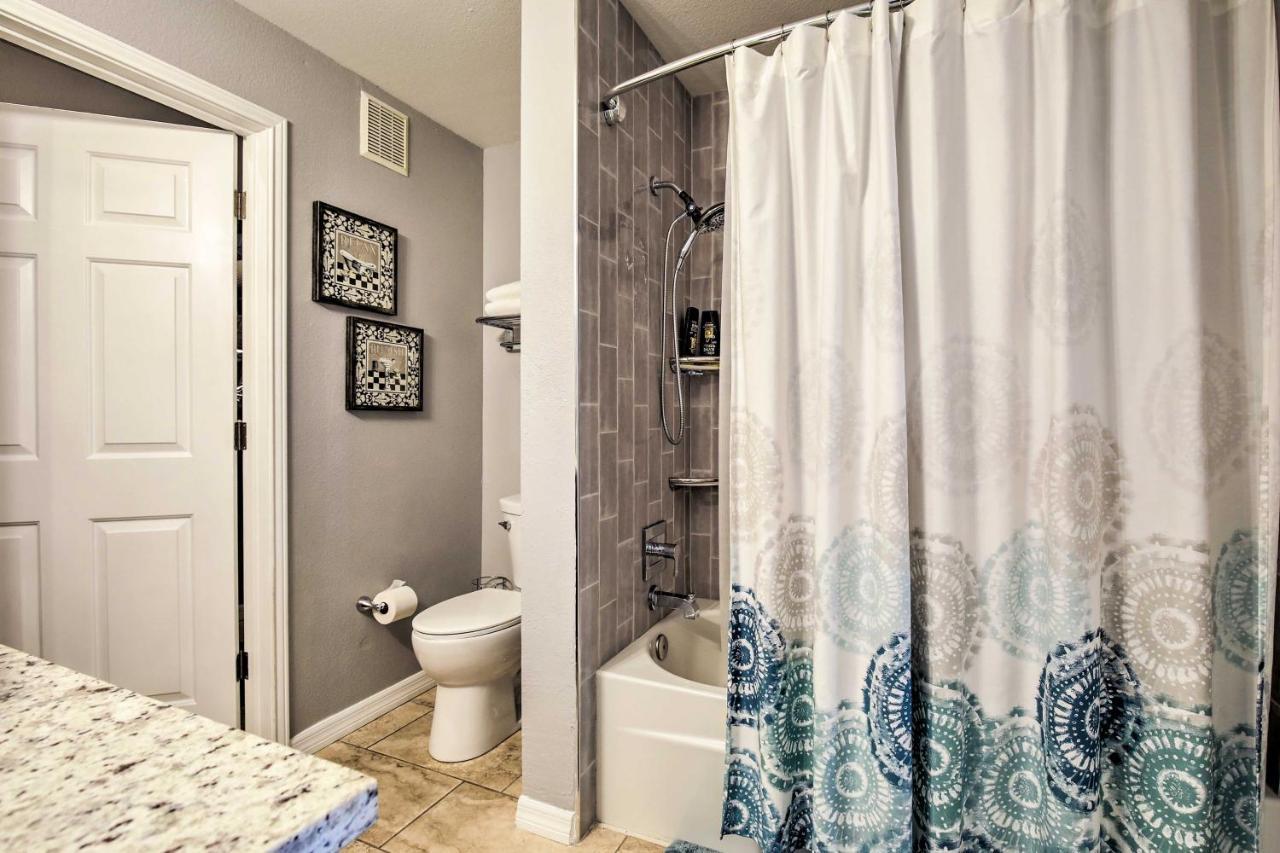 Modern With Pool 4 Mi To Beach! Apartment *