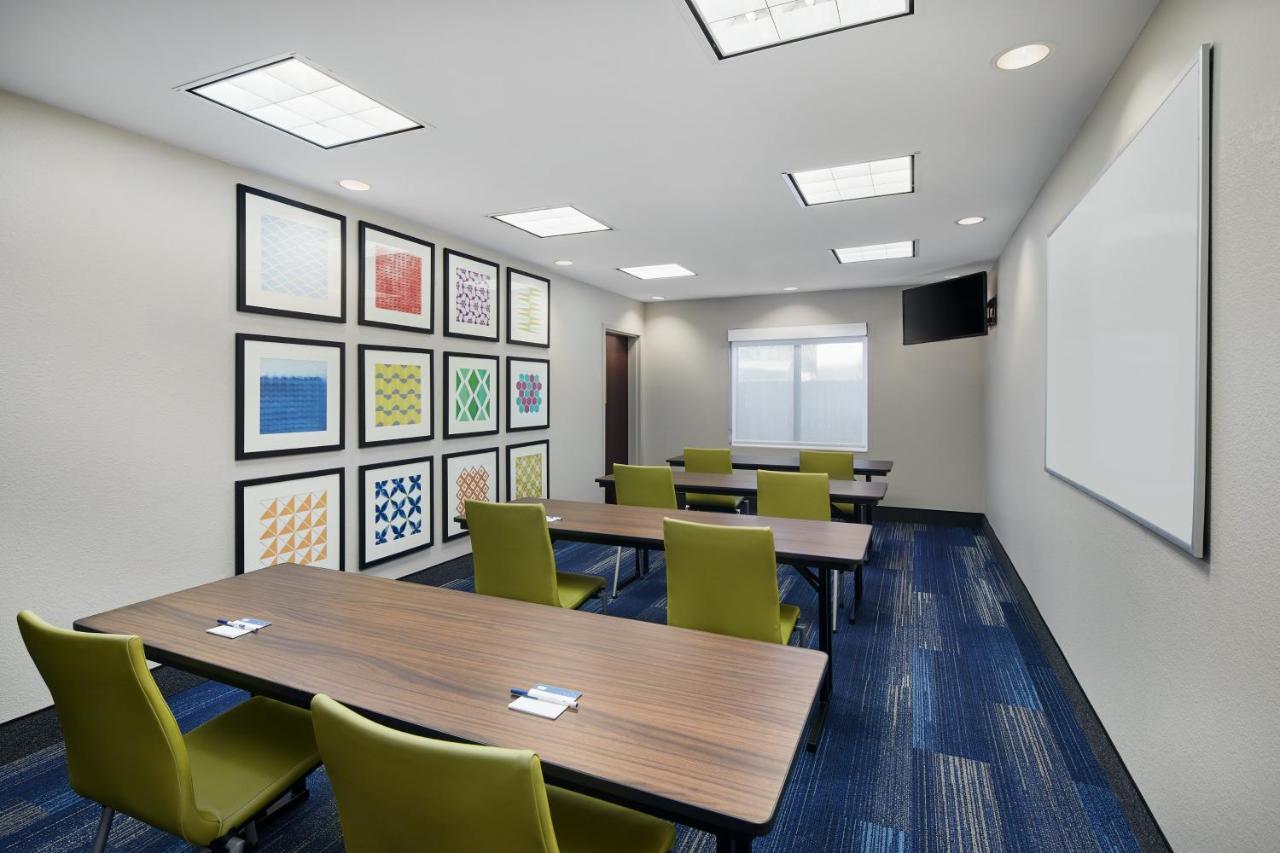 Express & Pensacola-west Navy Base By Ihg Hotel 3*