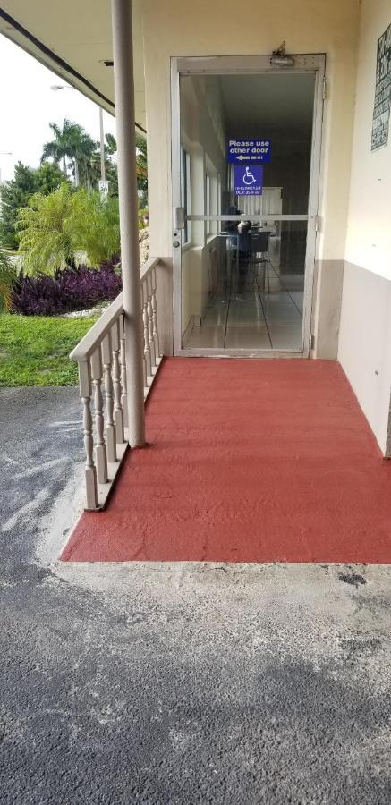 Hotel Parkway Miami Springs