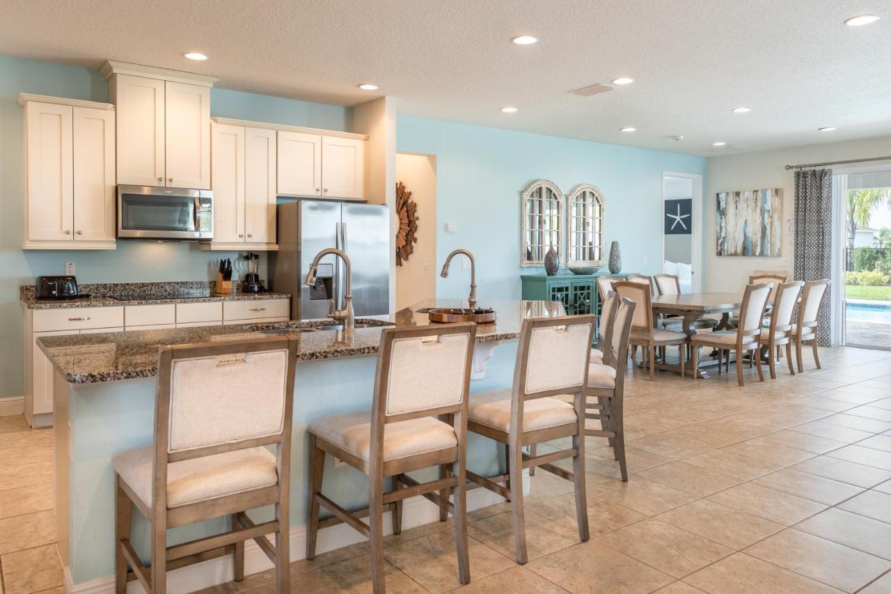 Spacious By Rentyl Near With Private Pool, Movie Room, Air Hockey Table & Amenities - 530b Orlando