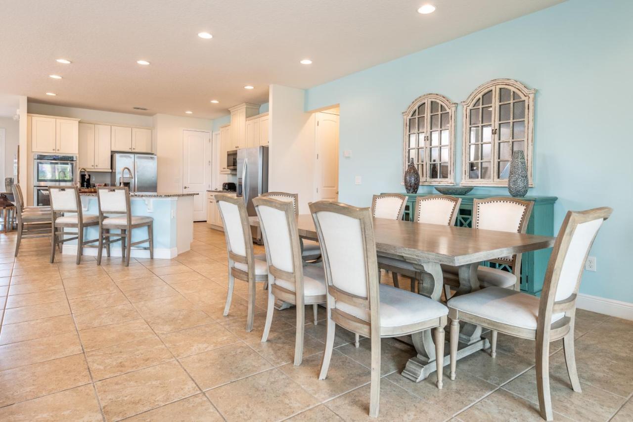 Villa Spacious By Rentyl Near With Private Pool, Movie Room, Air Hockey Table & Amenities - 530b