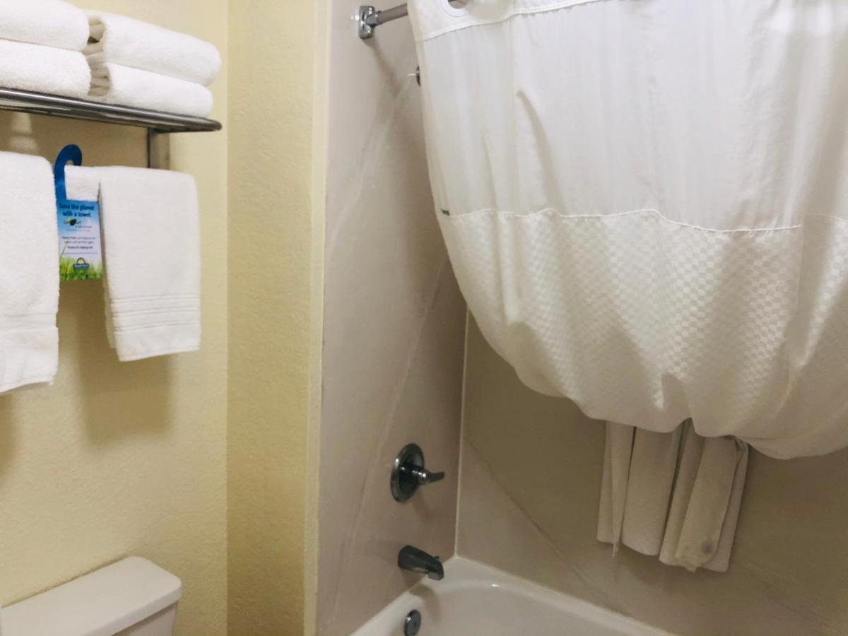 Days & By Wyndham - Near Beaches Hurlburt Navarre