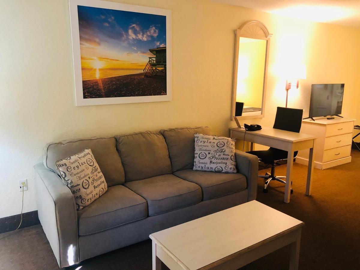 Days & By Wyndham - Near Beaches Hurlburt 3* Navarre