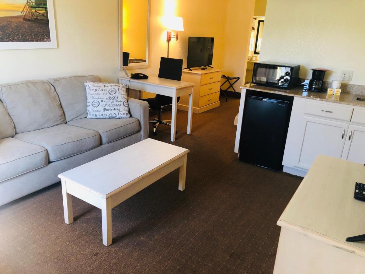 Days & By Wyndham - Near Beaches Hurlburt