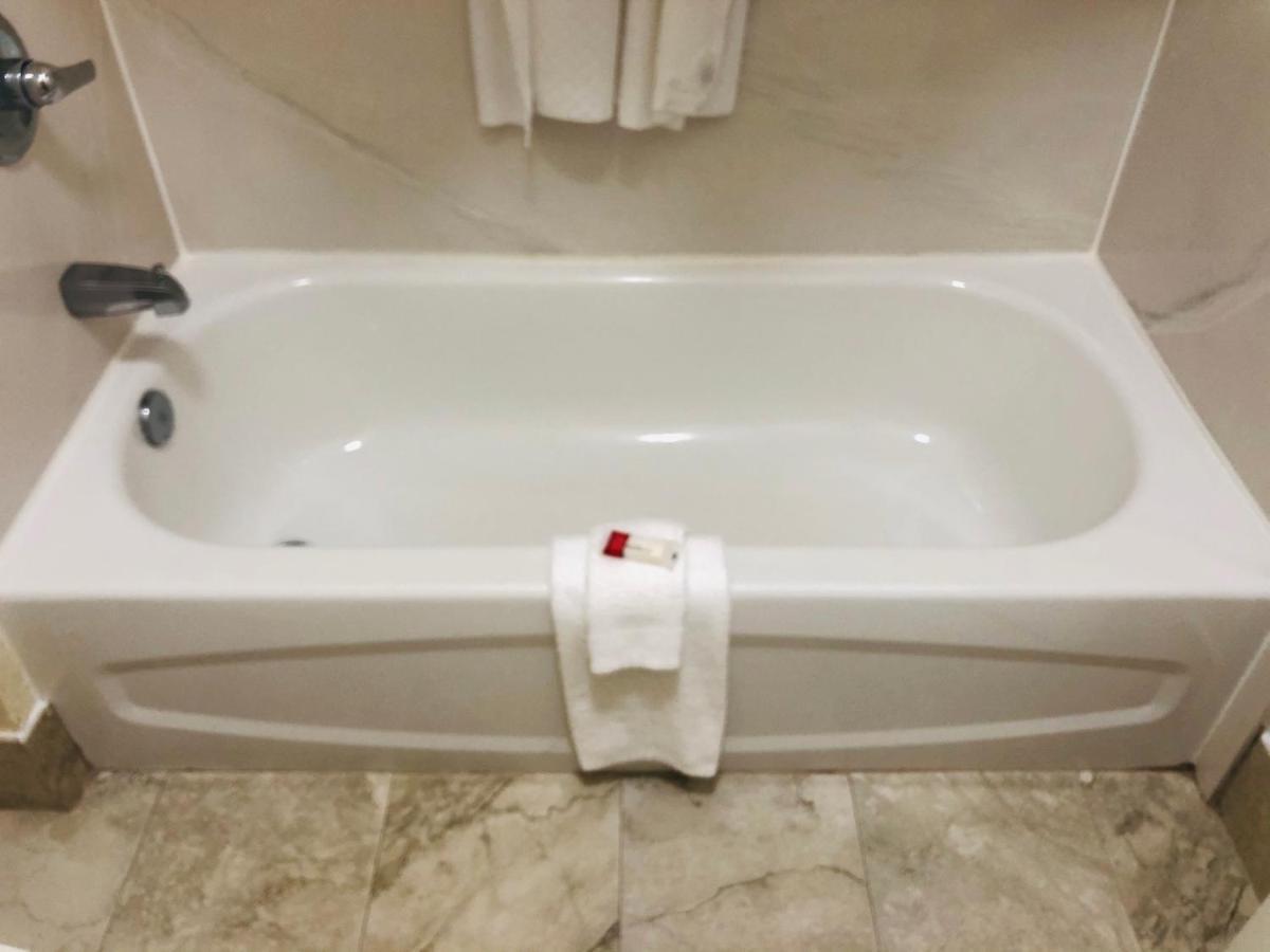 Motel Days & By Wyndham - Near Beaches Hurlburt Navarre