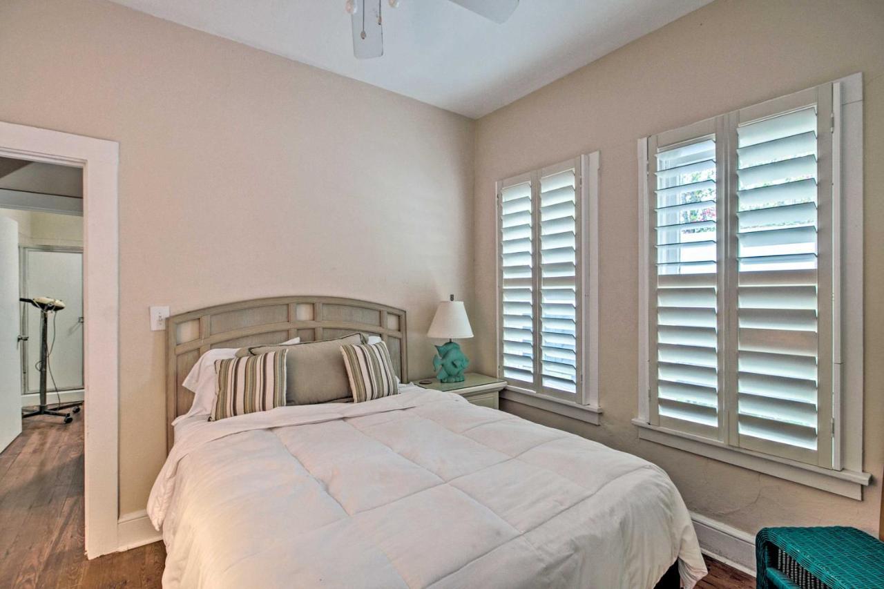 Charming Worth Abode With Outdoor Oasis! * Lake Worth Beach