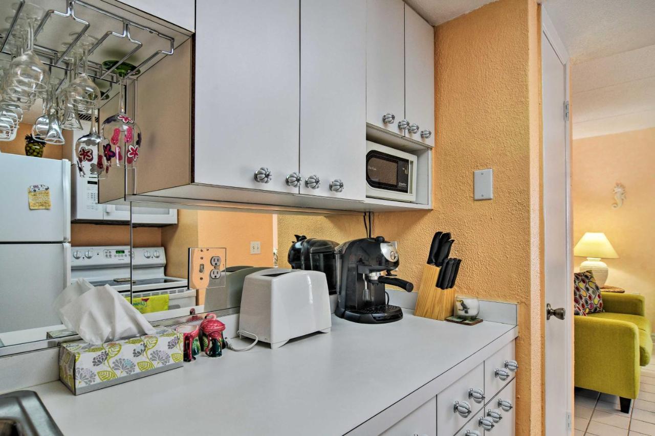 Colorful With Pool Less Than 2 Mi To Upham Beach! Apartment St. Pete Beach