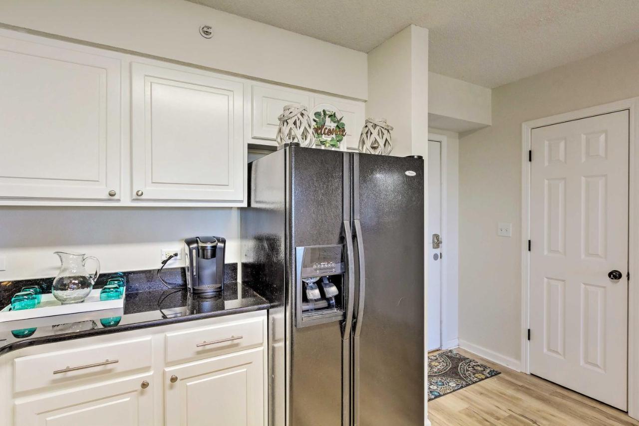 Snowbirds Retreat Walkable With View! *