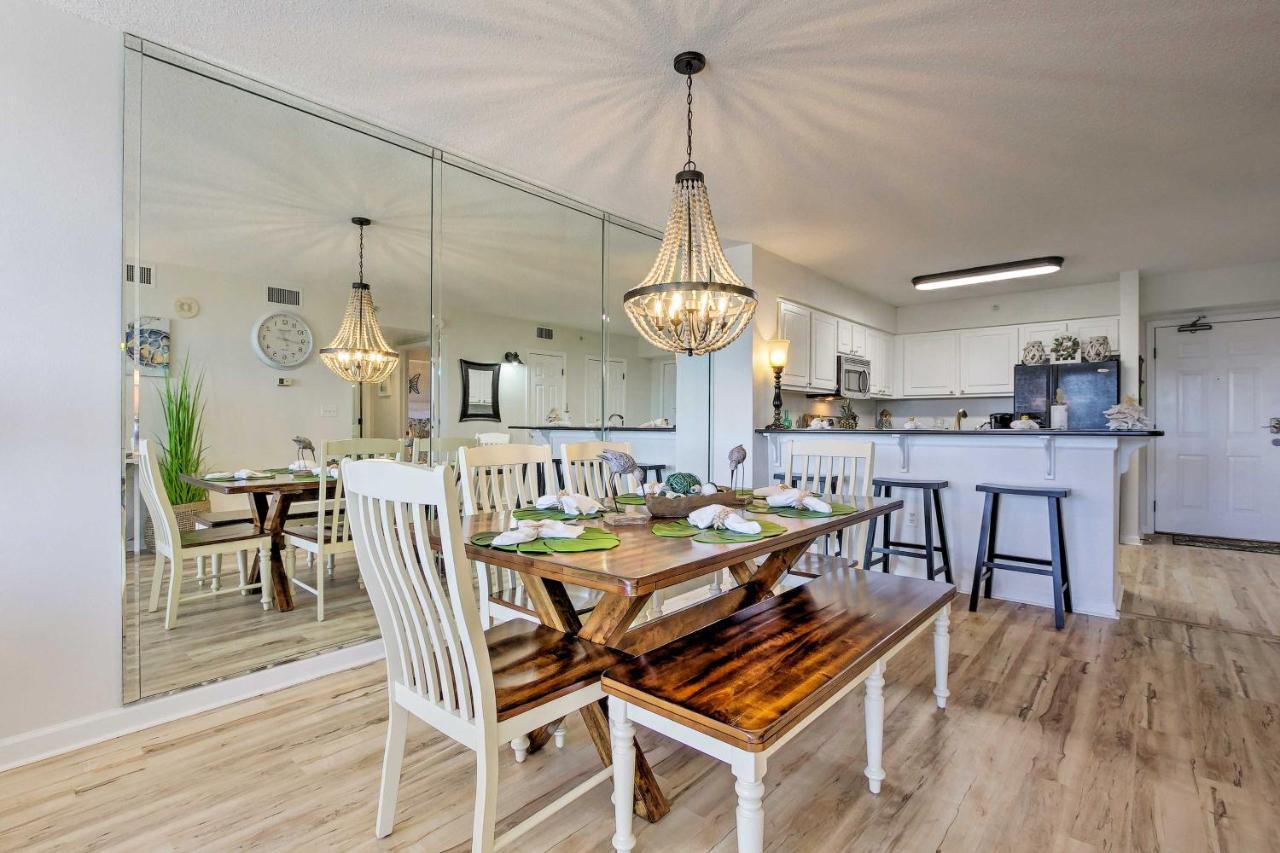 Snowbirds Retreat Walkable With View!
