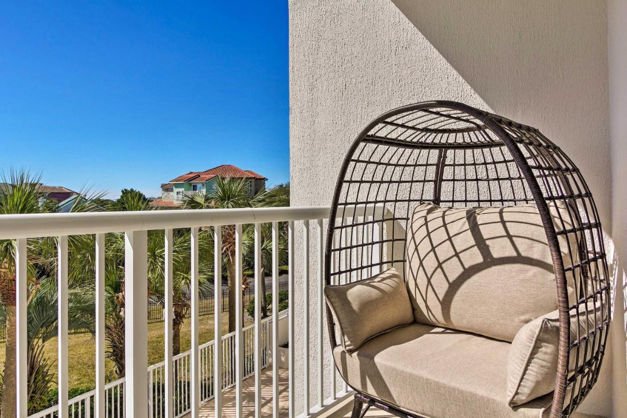Apartment Snowbirds Retreat Walkable With View!