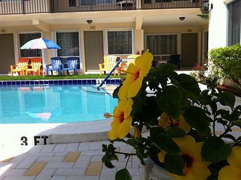 Motel Tropicaire