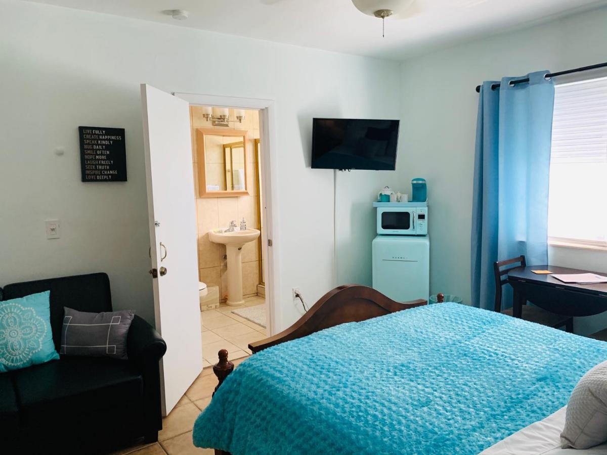 Blue House Miami Guest house
