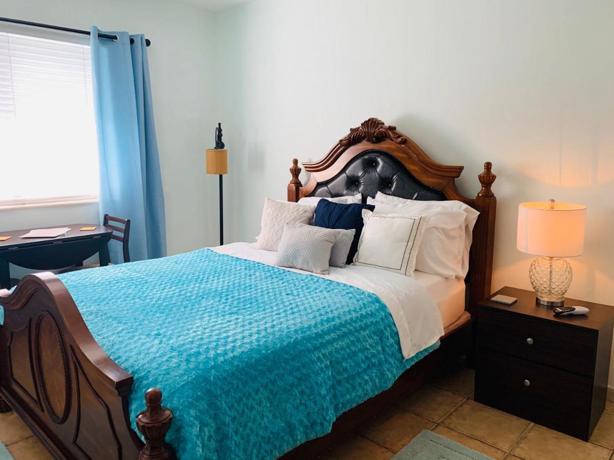 Guest house Blue House Miami North Bay Village