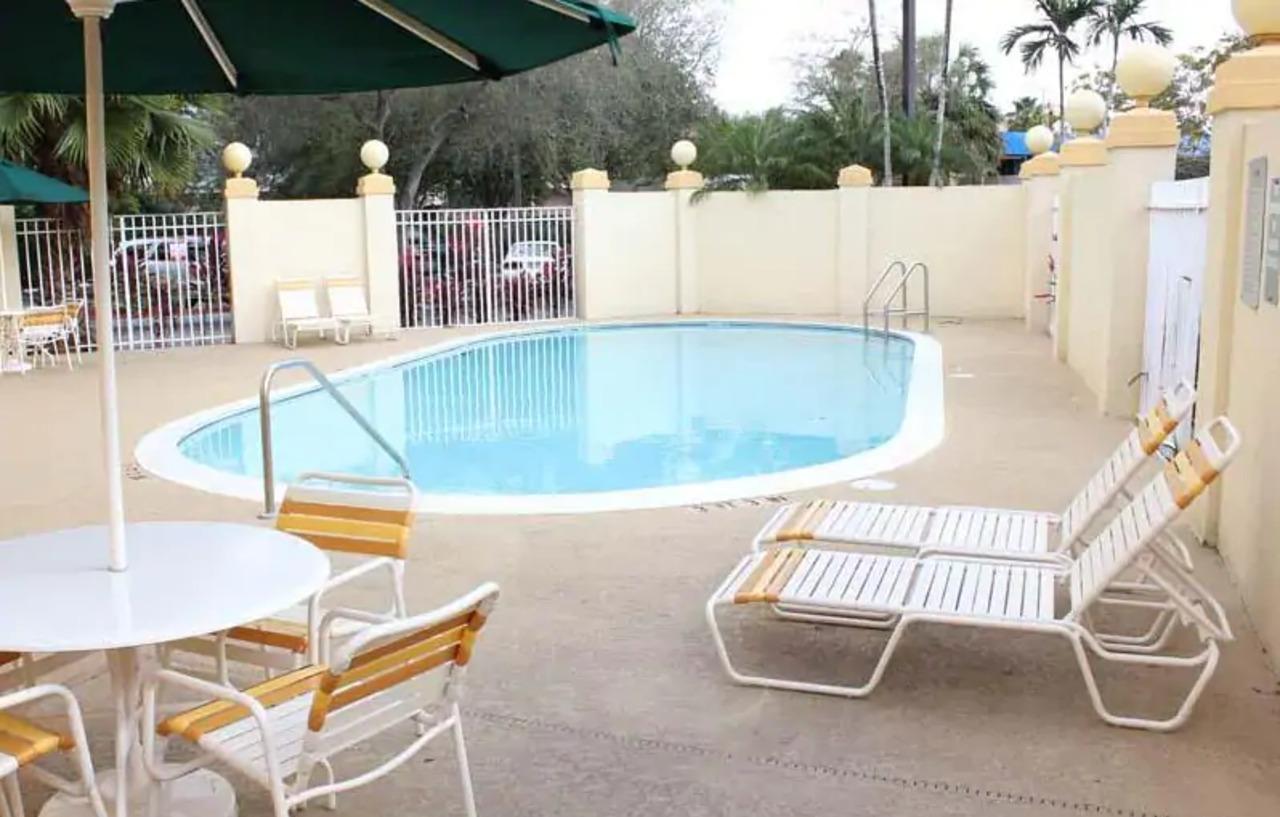 Hotel La Quinta By Wyndham Miami 3*