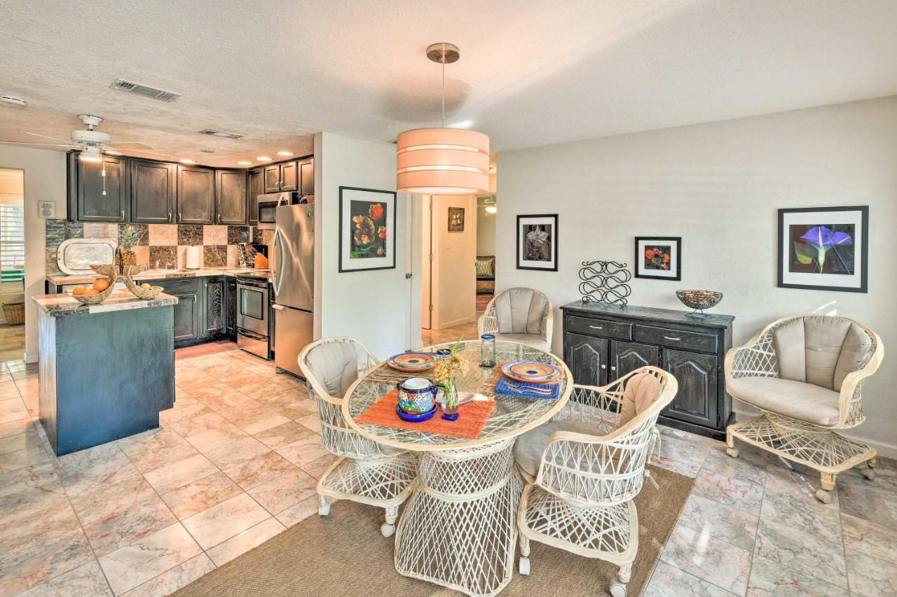 Upscale With Patio And Bbq, Walk To