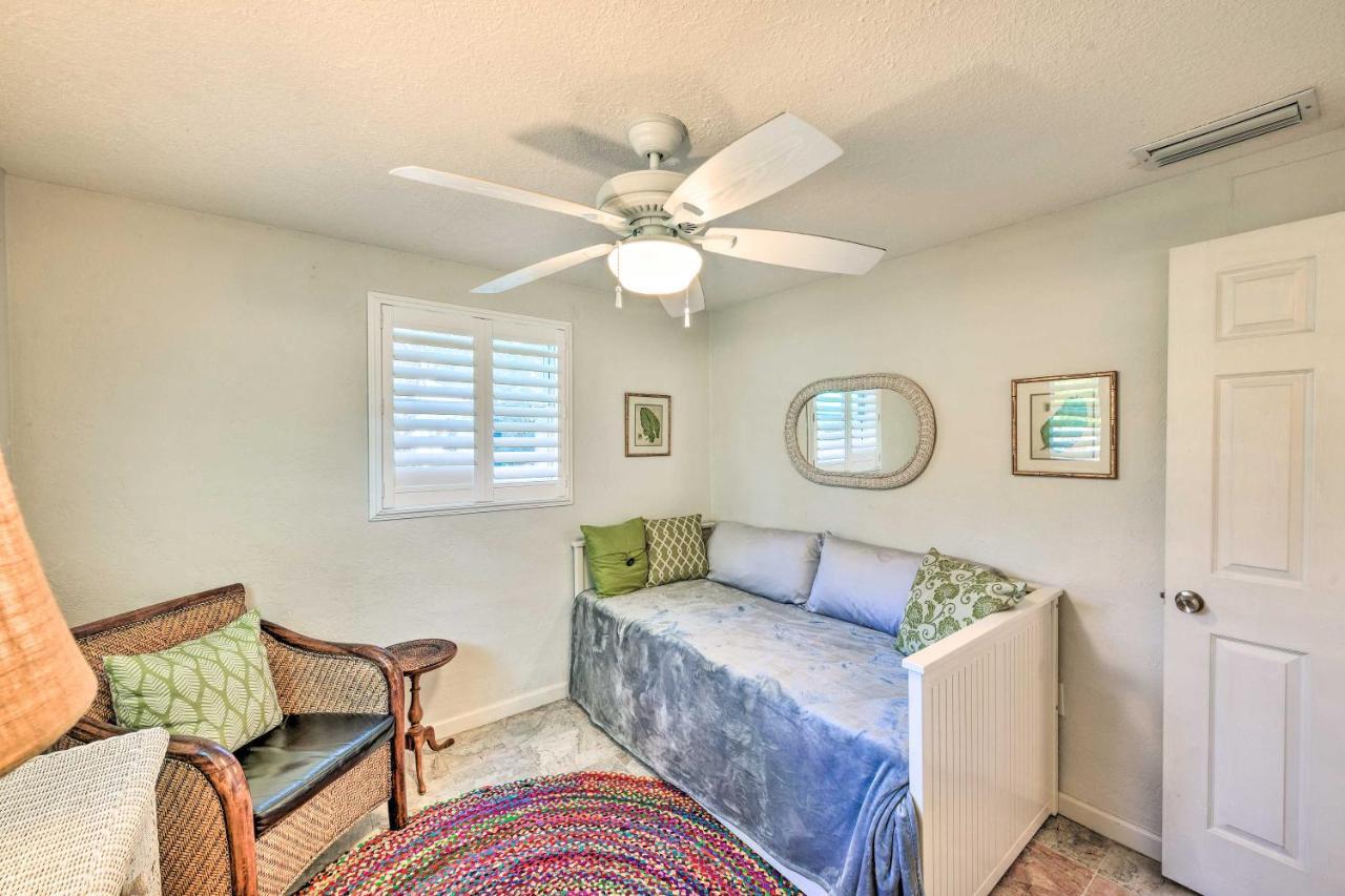 Upscale With Patio And Bbq, Walk To *