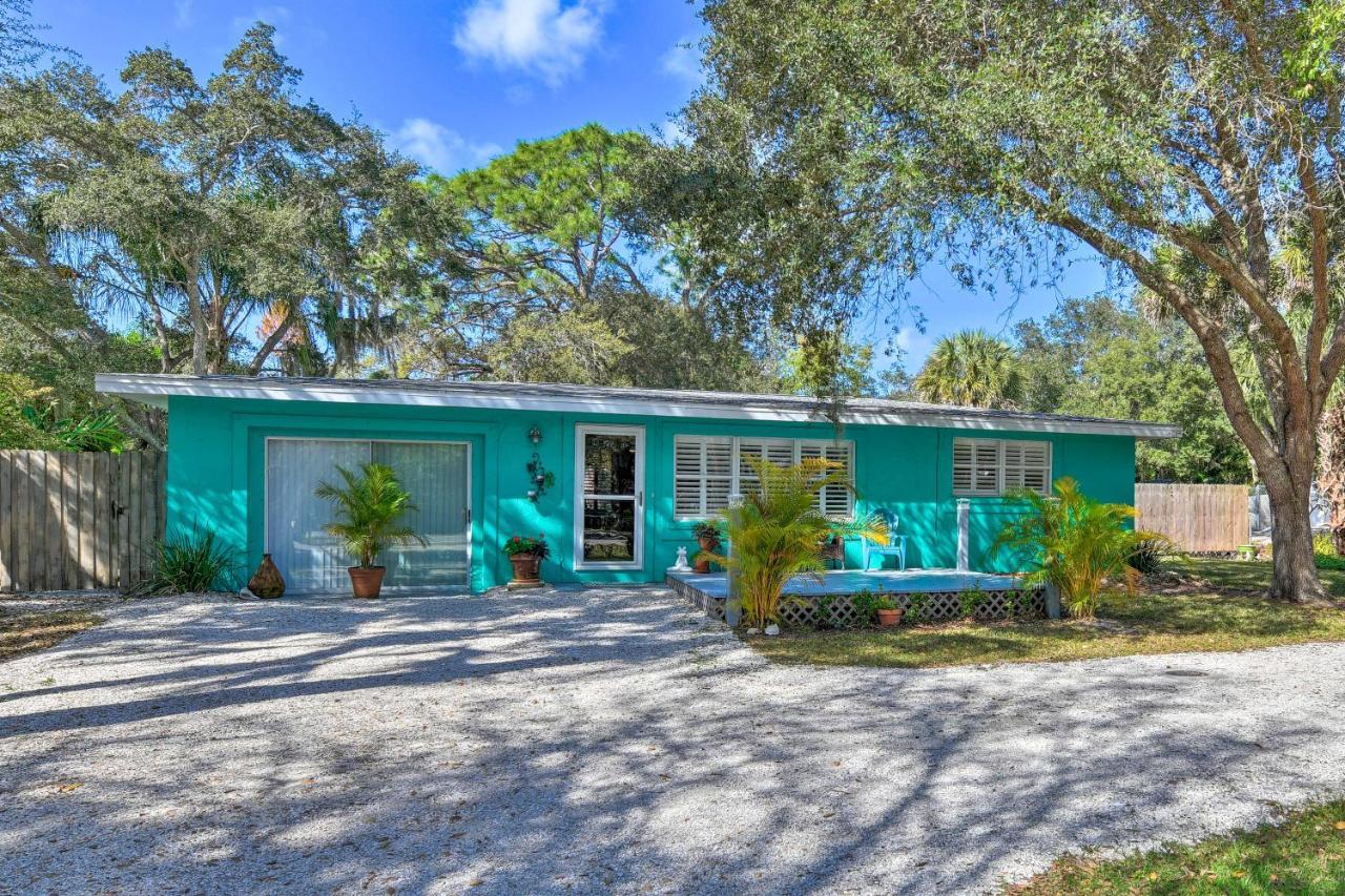 Upscale With Patio And Bbq, Walk To