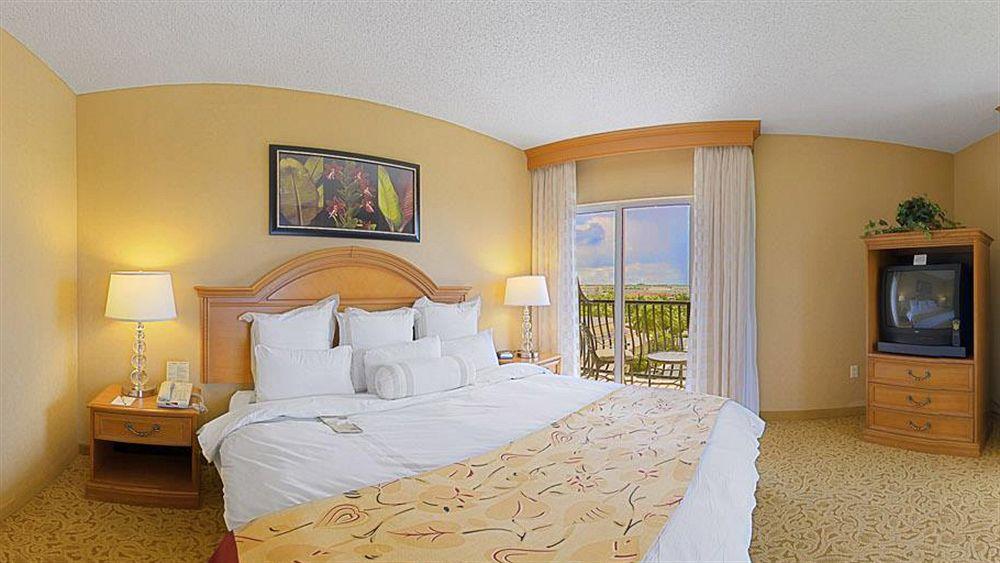 Lauderdale Marriott & Convention Center Hotel