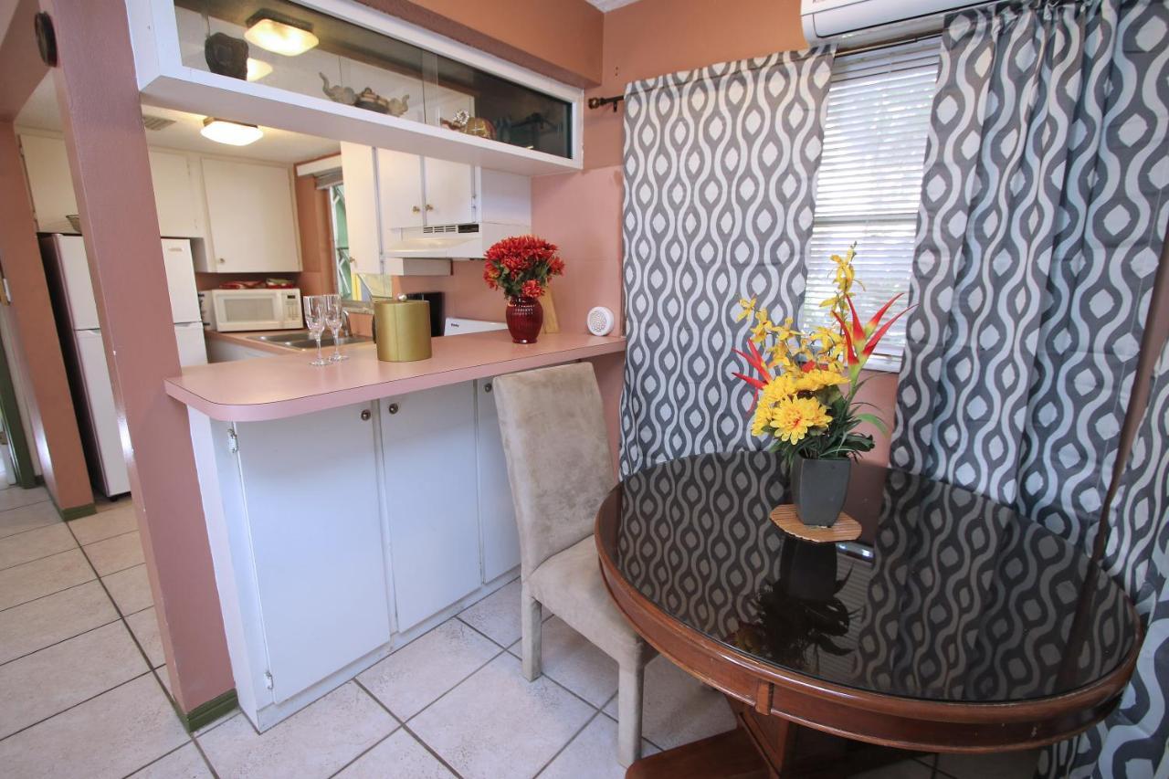 Apartment Affordable Beach - One Bedroom Dlx St. Pete Beach