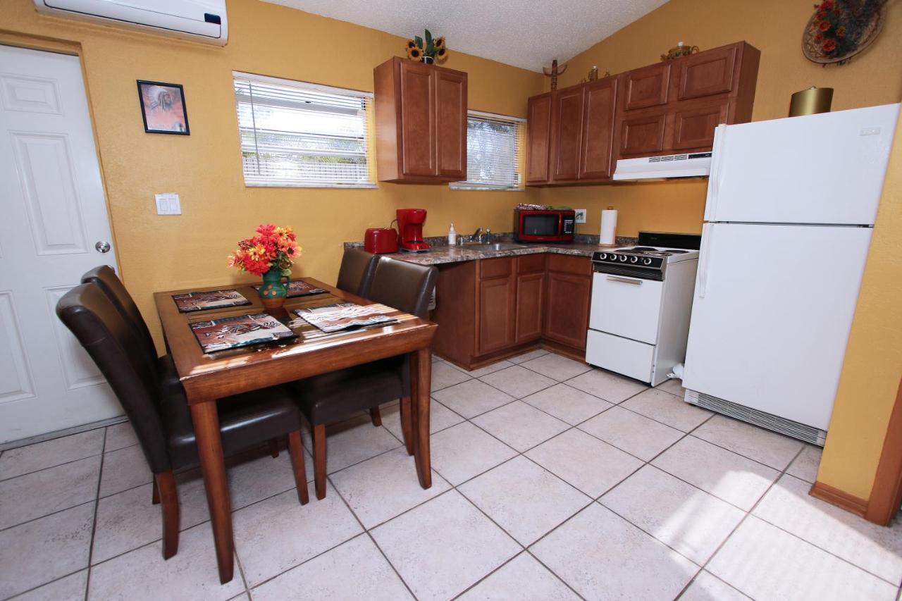 Affordable Beach - One Bedroom Dlx Apartment