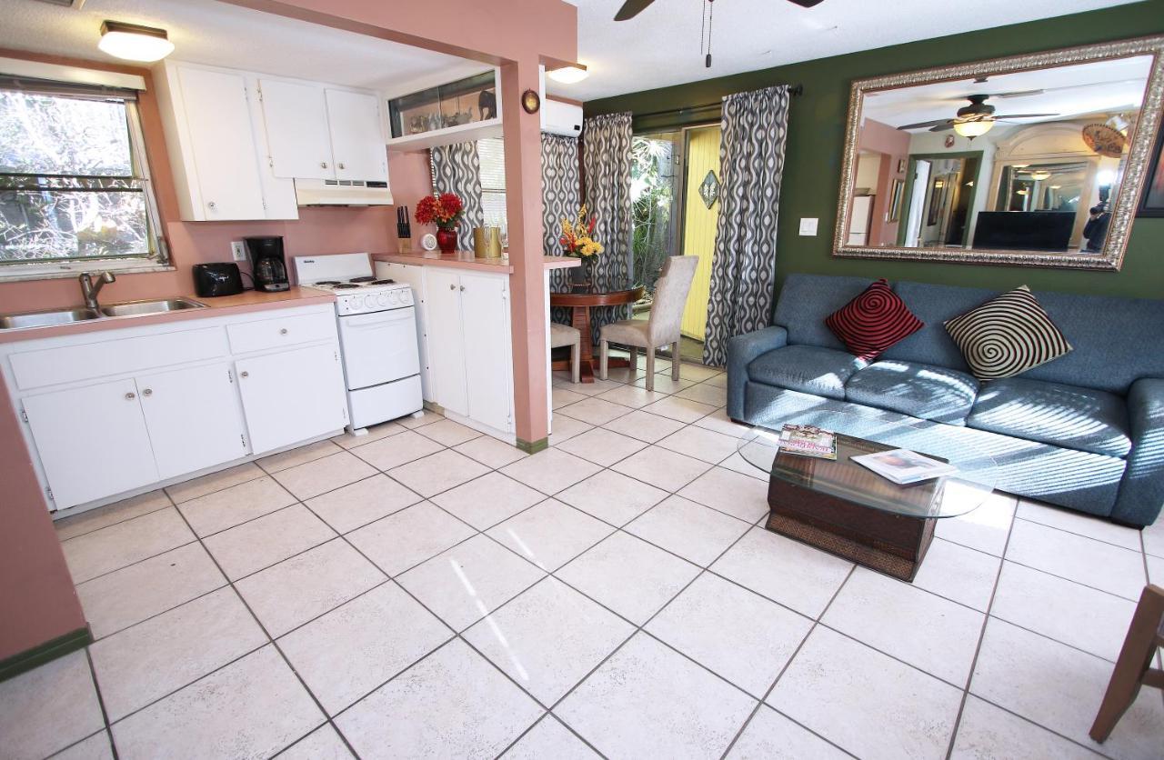 Apartment Affordable Beach - One Bedroom Dlx St. Pete Beach