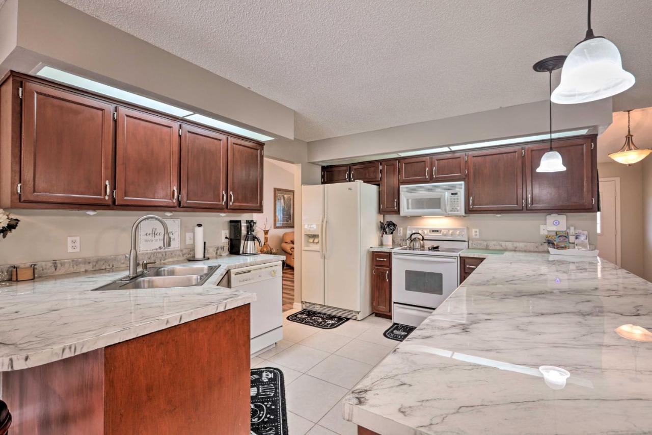 Holiday home Centrally Located With Pool And Yard Deltona