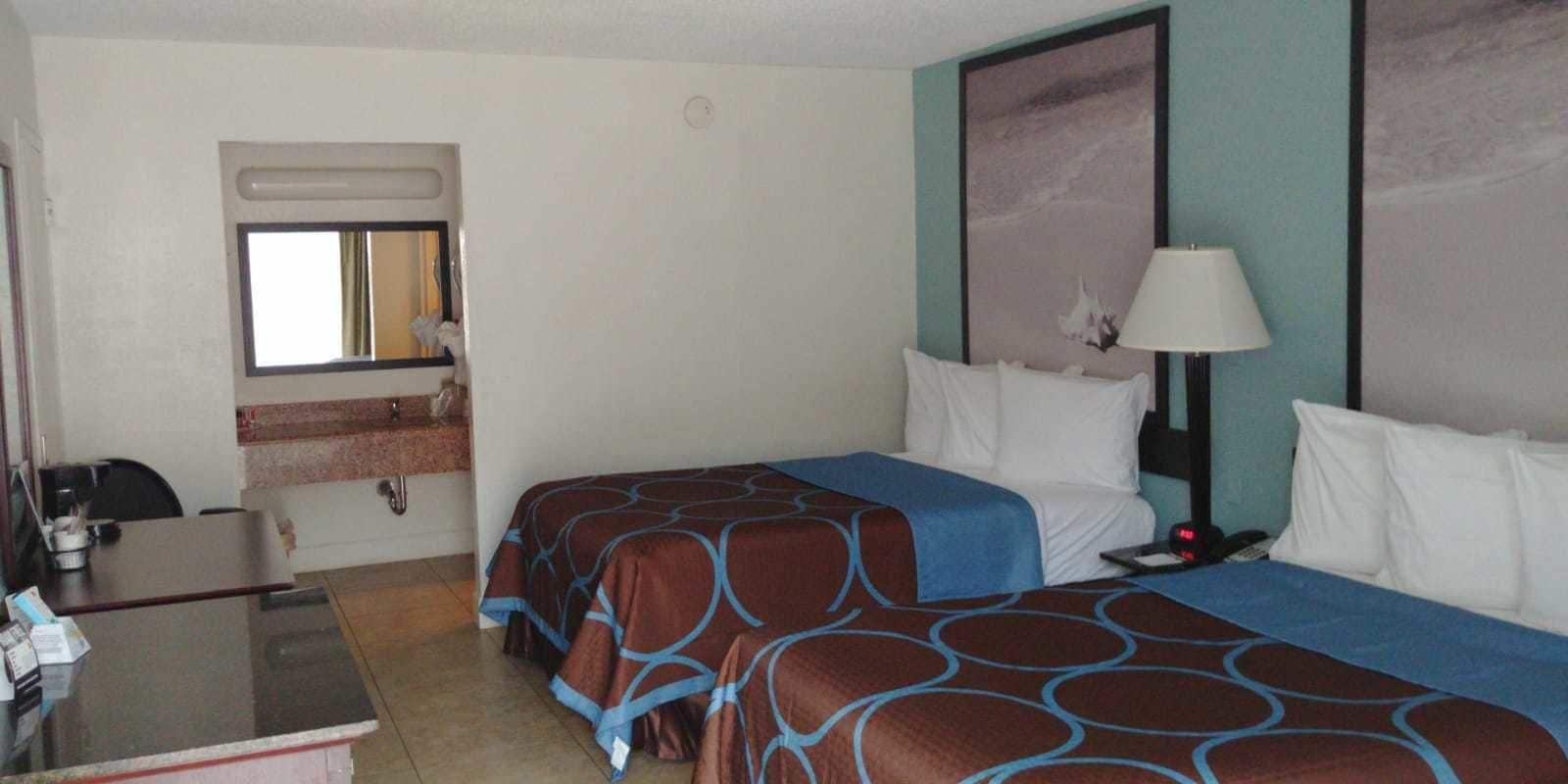 Super 8 By Wyndham Hotel 2*