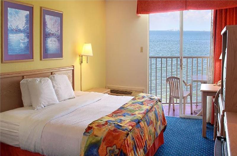 Hotel Magnuson Marina Cove