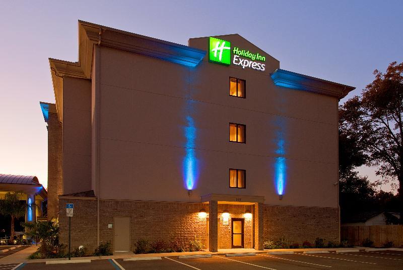 Express & Pensacola-west Navy Base By Ihg Hotel 3*