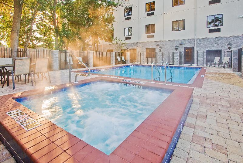 Express & Pensacola-west Navy Base By Ihg Hotel