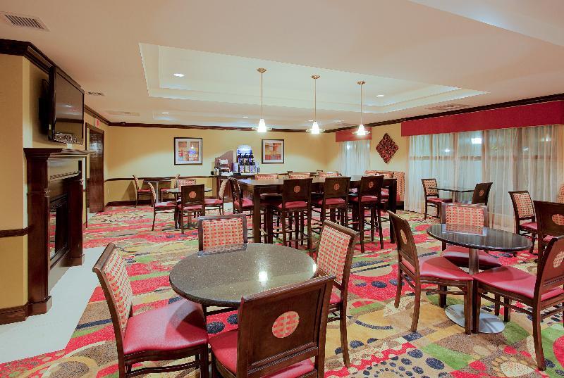 Express & Pensacola-west Navy Base By Ihg Hotel 3*
