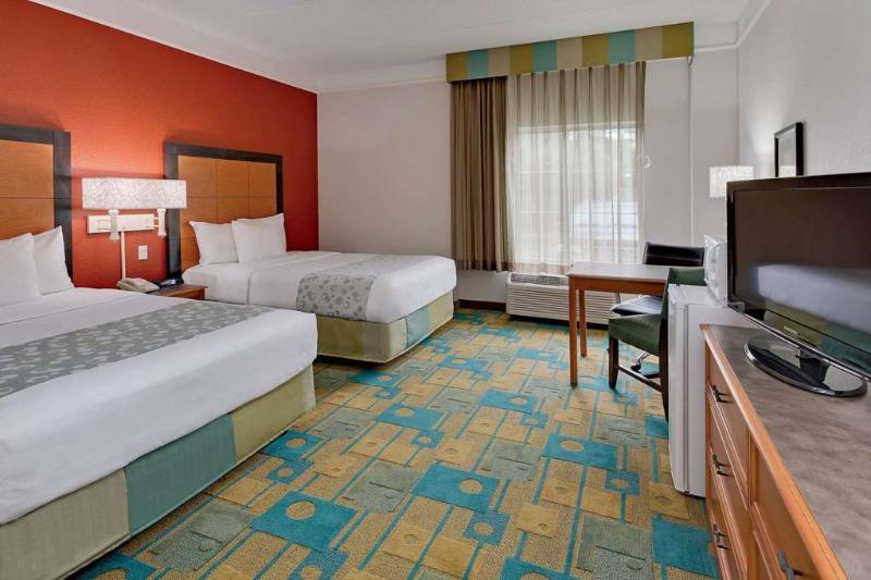 La Quinta By Wyndham Butler Blvd Hotel 3*
