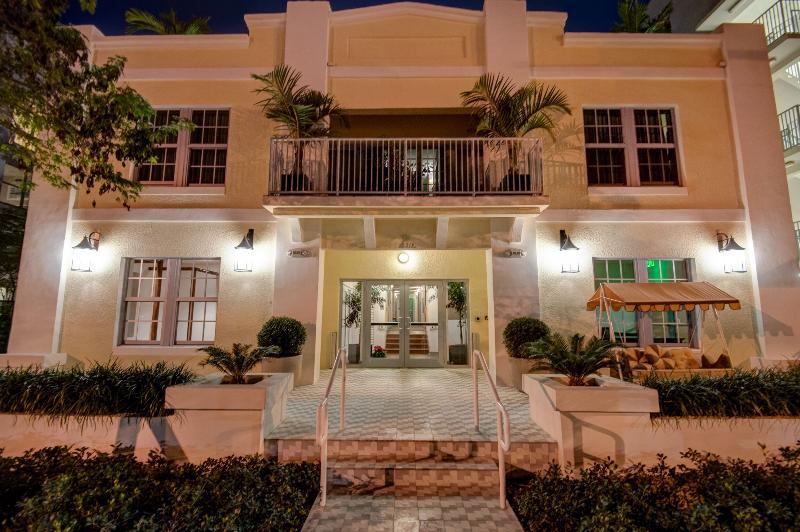 Ansonia By Plymouth Hotel 3*