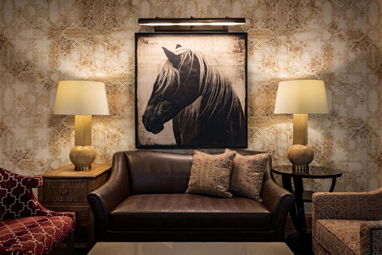 Hotel The Brownwood & 3*