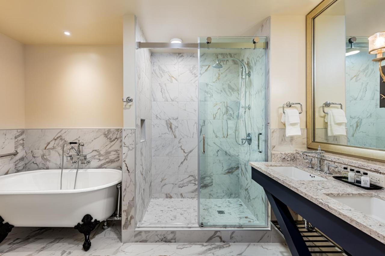 The Brownwood & 3* The Villages